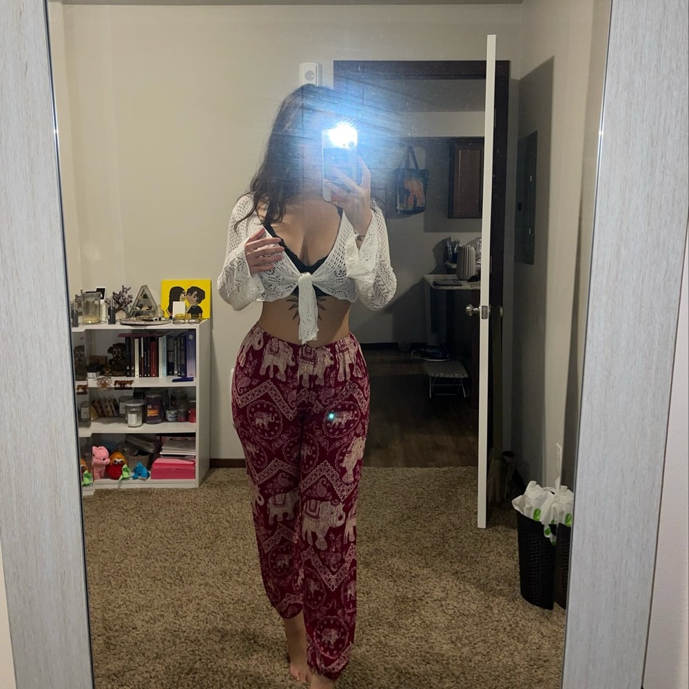 red hippie pants 🐘